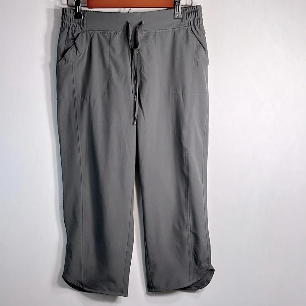 Marika Hana Stretch Woven Pocket Capri Pant size S - Picture 3 of 9